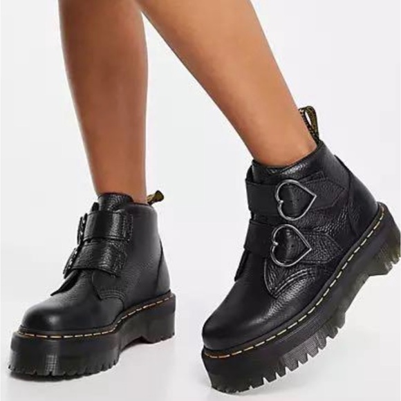 Dr. Martens Shoes - Dr MARTENS DEVON HEART LEATHERS PLATFORM BLACK BOOTS